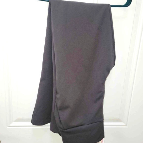 HEIMISH USA Pants - Women's plus size pants, size 1x, brand Heimish U.S.A